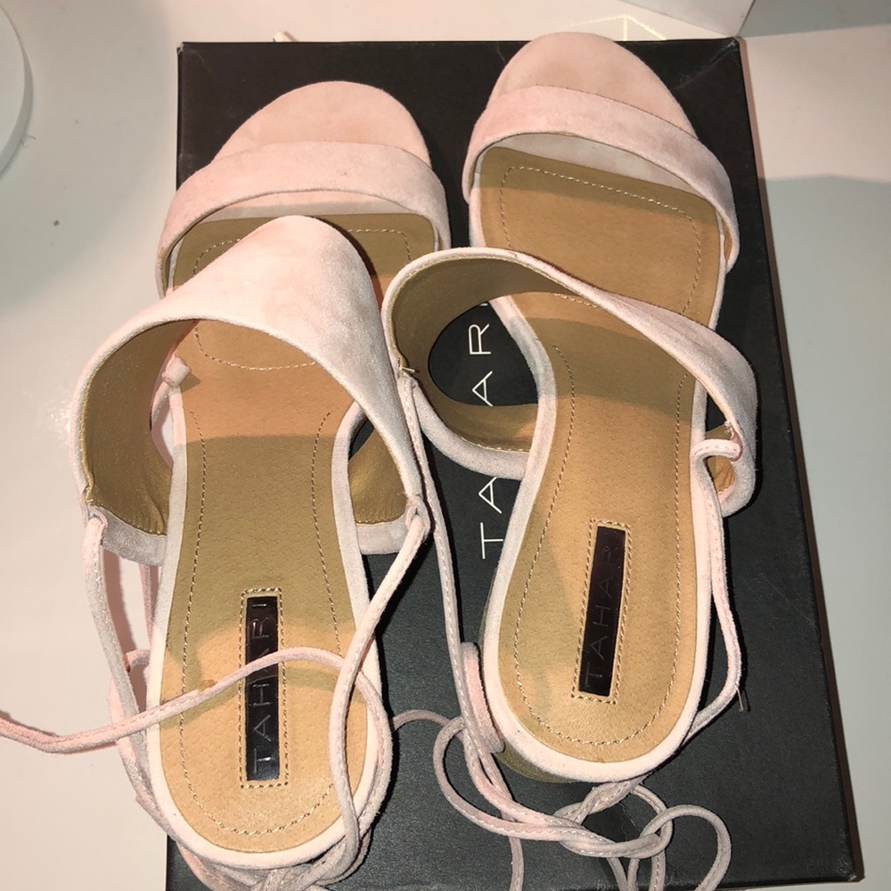 Tahari Doe Sandals size 10